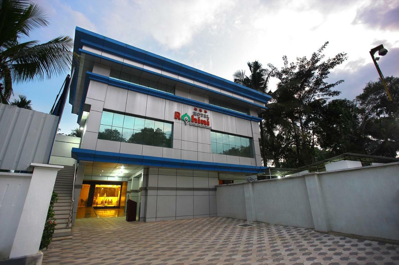 Hotel Rohini International Kallār Dış mekan fotoğraf