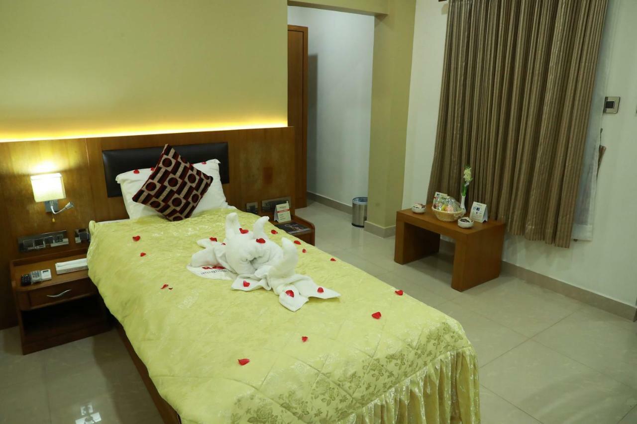 Hotel Rohini International Kallār Dış mekan fotoğraf
