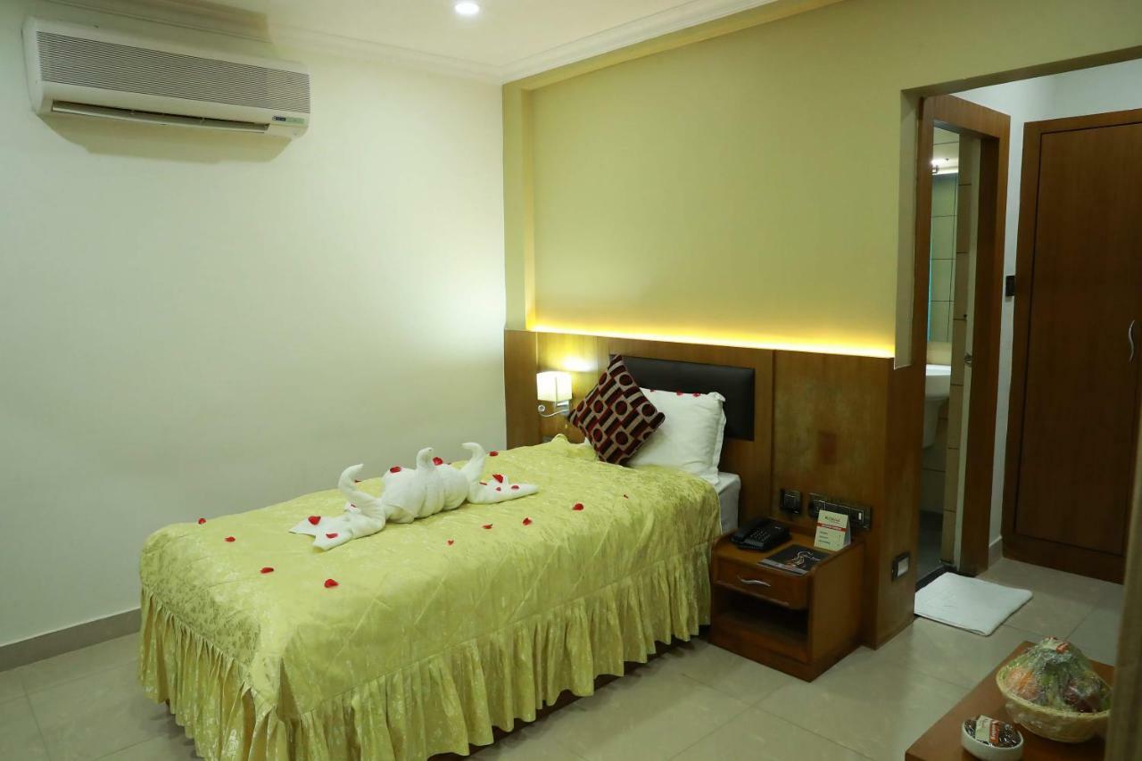 Hotel Rohini International Kallār Dış mekan fotoğraf