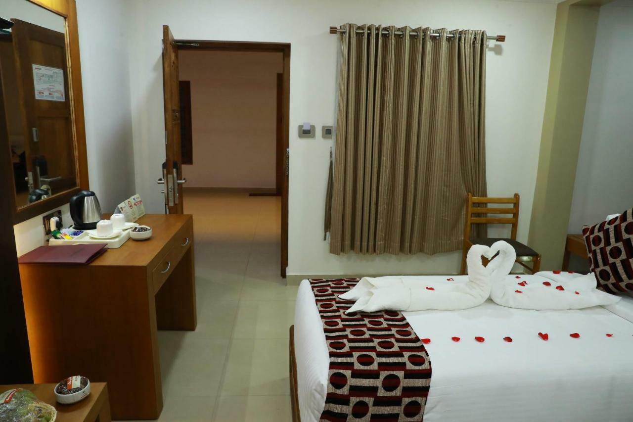 Hotel Rohini International Kallār Dış mekan fotoğraf