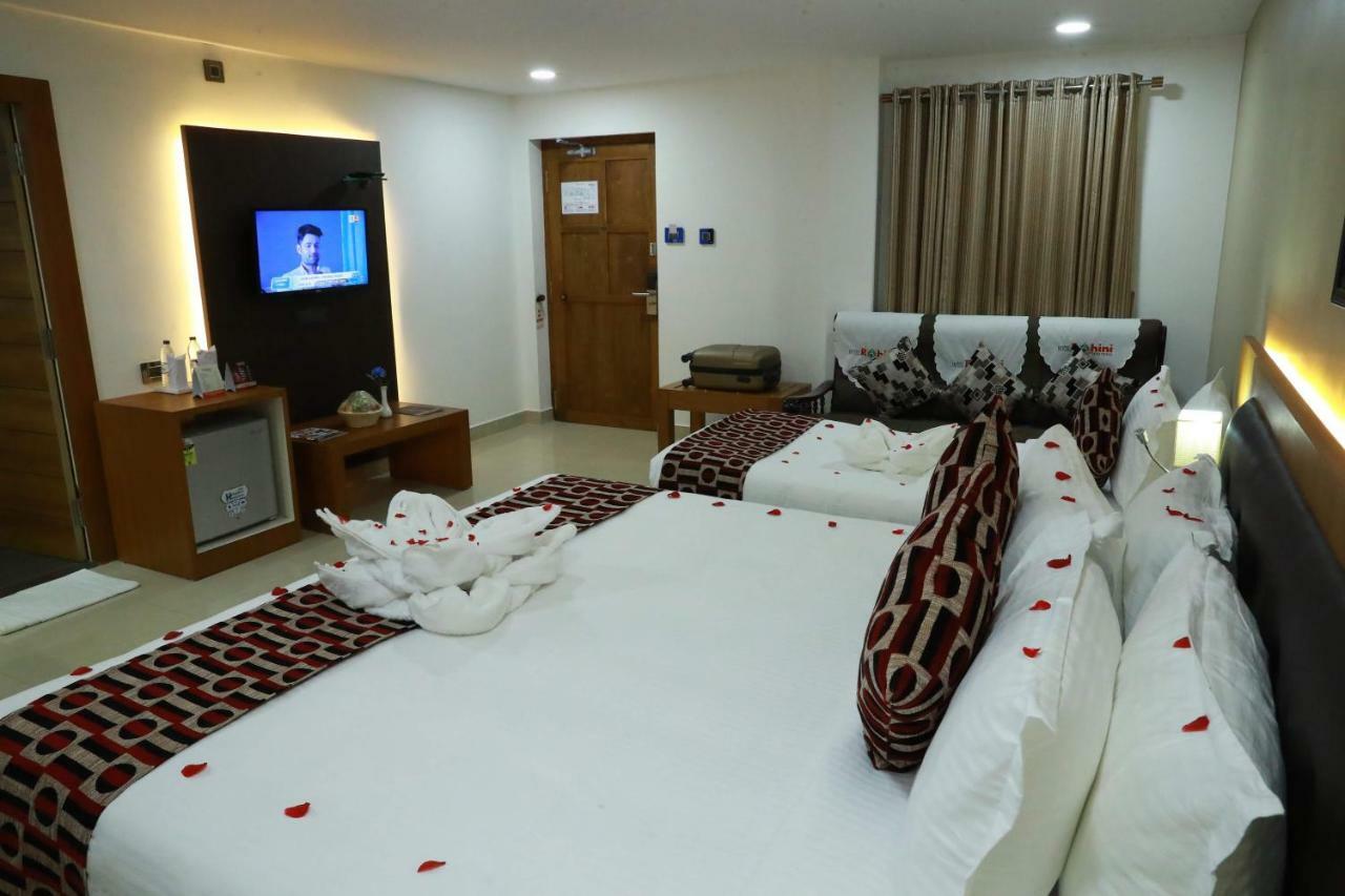 Hotel Rohini International Kallār Dış mekan fotoğraf