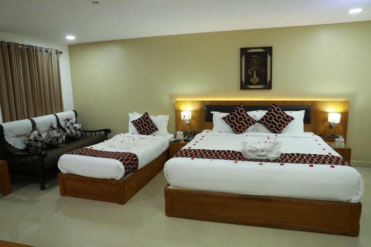 Hotel Rohini International Kallār Dış mekan fotoğraf