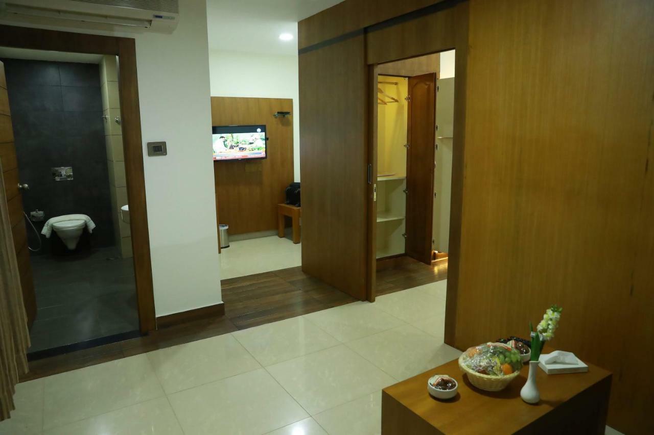 Hotel Rohini International Kallār Dış mekan fotoğraf