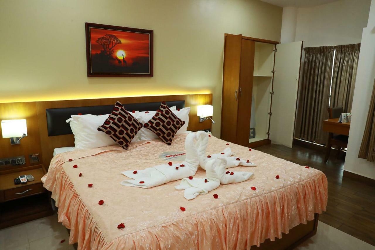 Hotel Rohini International Kallār Dış mekan fotoğraf